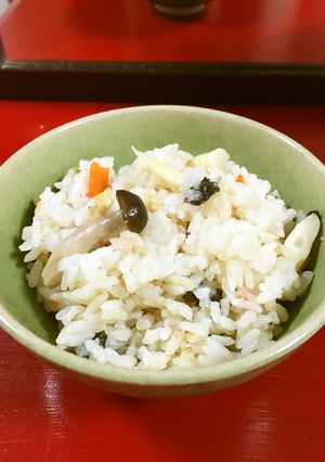 超簡単!出汁がきいてる炊き込みご飯-レシピのメイン写真