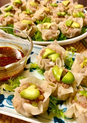 空豆と新玉ねぎの春シューマイ♪辛ソース-レシピのメイン写真