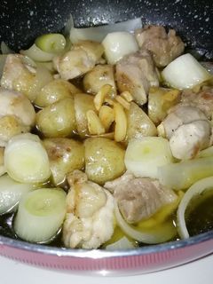 鳥もも肉のアヒージョ-レシピのメイン写真