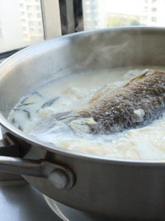 【中華料理】豆乳みたいに真っ白な魚スープ-レシピのメイン写真