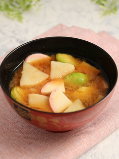 簡単!春のお味噌汁☆筍と芽キャベツ-レシピのメイン写真