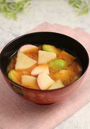 簡単！春のお味噌汁☆筍と芽キャベツ-レシピのメイン写真