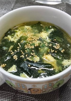 牛肉だしの素で！卵わかめスープ-レシピのメイン写真