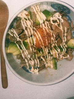 豚肉とアボカドの丼ぶり-レシピのメイン写真