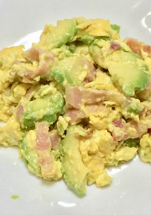 アボカドと卵のソテー・マヨネーズ風味-レシピのメイン写真