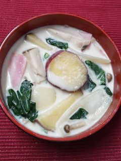 薩摩芋と法蓮草の食べる味噌ミルクスープ-レシピのメイン写真