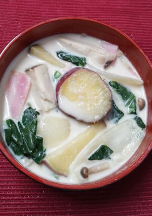 薩摩芋と法蓮草の食べる味噌ミルクスープ-レシピのメイン写真