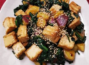 さつまいもと法蓮草のバター香る甘辛炒め-レシピのメイン写真