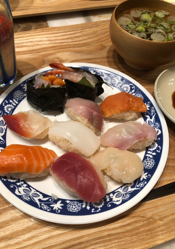 簡単！＊手で握ると上手い！お家で握り寿司-レシピのメイン写真