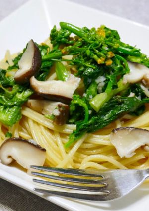 菜の花としいたけのシンプルなパスタ-レシピのメイン写真