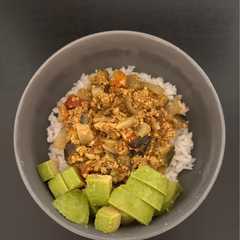 รูปของ 夏野菜とアボカドのキーマカレー
