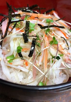 簡単🍣みょうがとカニカマ塩昆布の混ぜ寿司-レシピのメイン写真