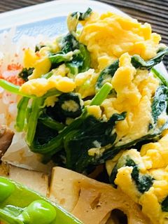 ほうれん草とチーズ入り卵の炒め物-レシピのメイン写真