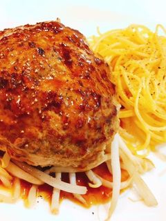 モヤシと一緒に!てりやきハンバーグ-レシピのメイン写真