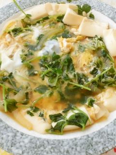 豆苗とお豆富のたまごとじ♪-レシピのメイン写真