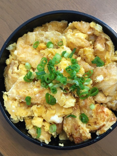 節約ランチ!油揚げの親子丼風卵とじ丼-レシピのメイン写真