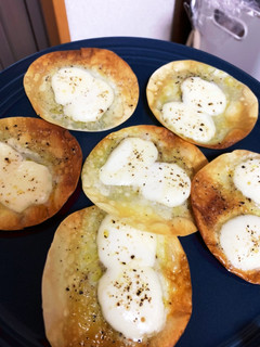 余った餃子の皮で!おやつ感覚でどうぞ♪-レシピのメイン写真