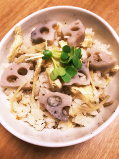 スーパー大麦入り岩国蓮根の炊き込みご飯-レシピのメイン写真