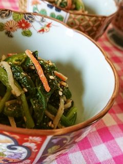 簡単!【ほうれん草とカニカマの胡麻和え】-レシピのメイン写真
