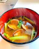 あさりと小松菜（ほうれん草）のお味噌汁