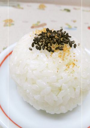 塩むすびに　一味と胡麻。-レシピのメイン写真