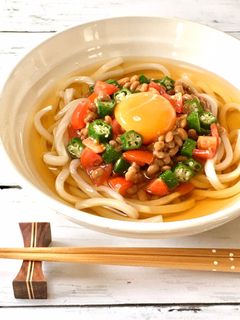うまつゆで♪ねばトマ納豆のぶっかけうどん-レシピのメイン写真