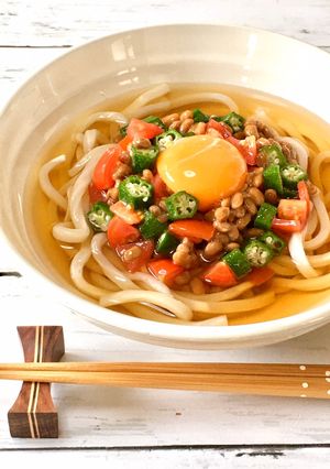 うまつゆで♪ねばトマ納豆のぶっかけうどん-レシピのメイン写真