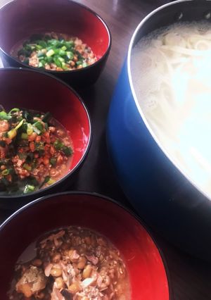 山形名物☆サバ缶と納豆でひっぱりうどん　-レシピのメイン写真
