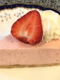 簡単デザート・焼かない苺のチーズケーキ-レシピのメイン写真