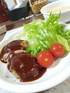 :-*美味しくて簡単!ハンバーグ:-*✵-レシピのメイン写真