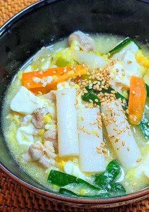 豚バラ肉とたっぷり野菜のトックスープ-レシピのメイン写真