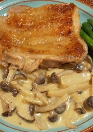 きのこクリームソースのチキンソテー-レシピのメイン写真