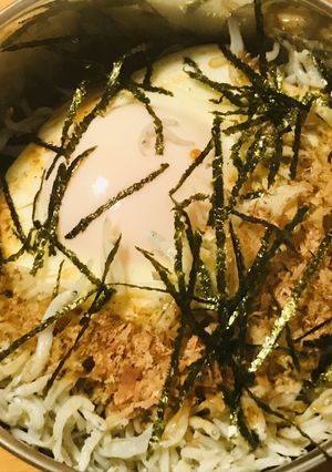 丼弁当●半熟目玉焼きプラスのしらす丼-レシピのメイン写真