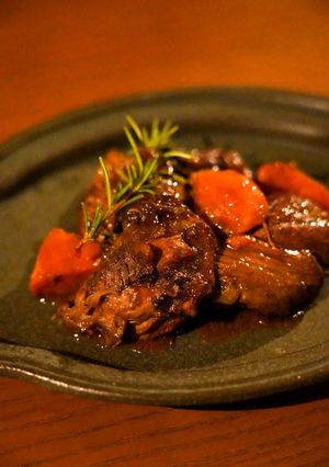 コラーゲンたっぷり！鶏肉の赤ワイン煮込み-レシピのメイン写真