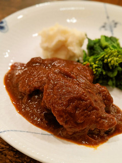 圧力鍋で簡単!牛タンの赤ワイン煮-レシピのメイン写真