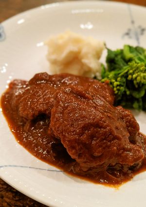 圧力鍋で簡単！牛タンの赤ワイン煮-レシピのメイン写真