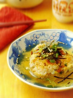 こんがりネギ鯖焼きおにぎりの茶漬け-レシピのメイン写真