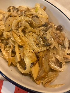 玉ねぎとしめじの醤油マヨ炒め-レシピのメイン写真
