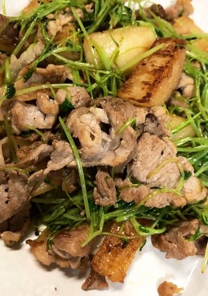 2回目の豆苗！長芋と豚コマ塩胡椒炒め♩-レシピのメイン写真