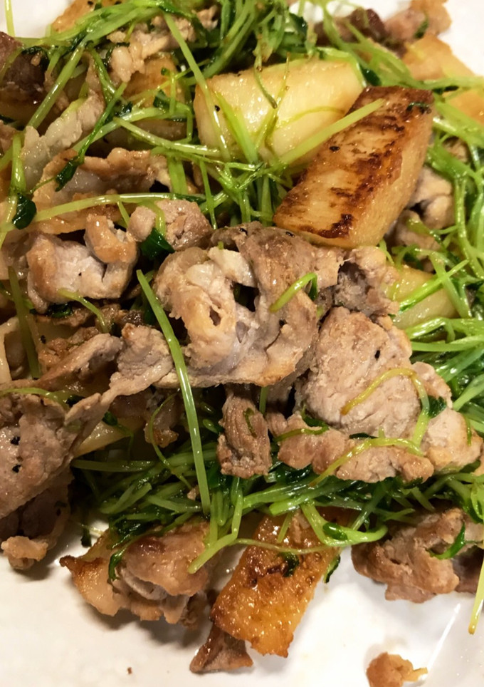 2回目の豆苗！長芋と豚コマ塩胡椒炒め♩-レシピのメイン写真