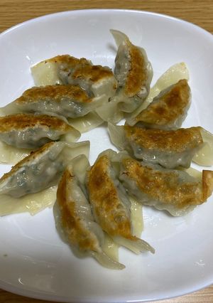 玉ねぎ入り!簡単焼き餃子-レシピのメイン写真