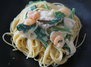 鶏とシーフードのほうれん草クリームパスタ-レシピのメイン写真