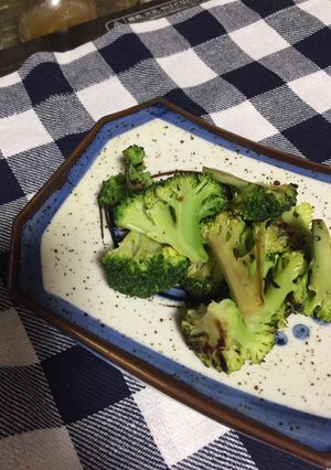 焼きブロッコリー お弁当や毎日に-レシピのメイン写真