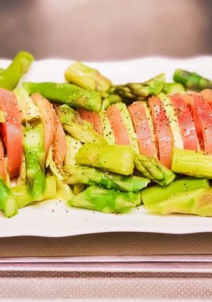 アボカドとトマトとアスパラのサラダ-レシピのメイン写真