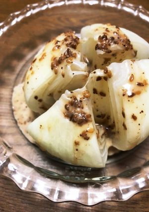 簡単すぎ…新玉ねぎのレンチンサラダ-レシピのメイン写真