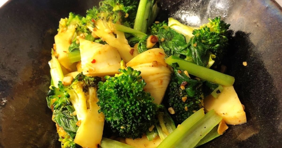 たけのことブロッコリーのガーリック炒め by クックおまちこ