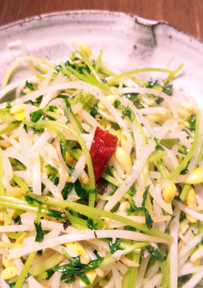 シャキッと豆苗と豆もやしのペペロン炒め-レシピのメイン写真