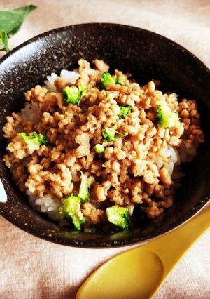 コンテナー容器で作る♡レンジで豚そぼろ丼-レシピのメイン写真