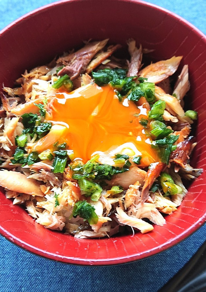 サバみりん丼ネギと卵黄のせ-レシピのメイン写真