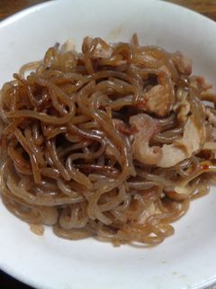 糸コンとしめじと豚肉の炒め物-レシピのメイン写真